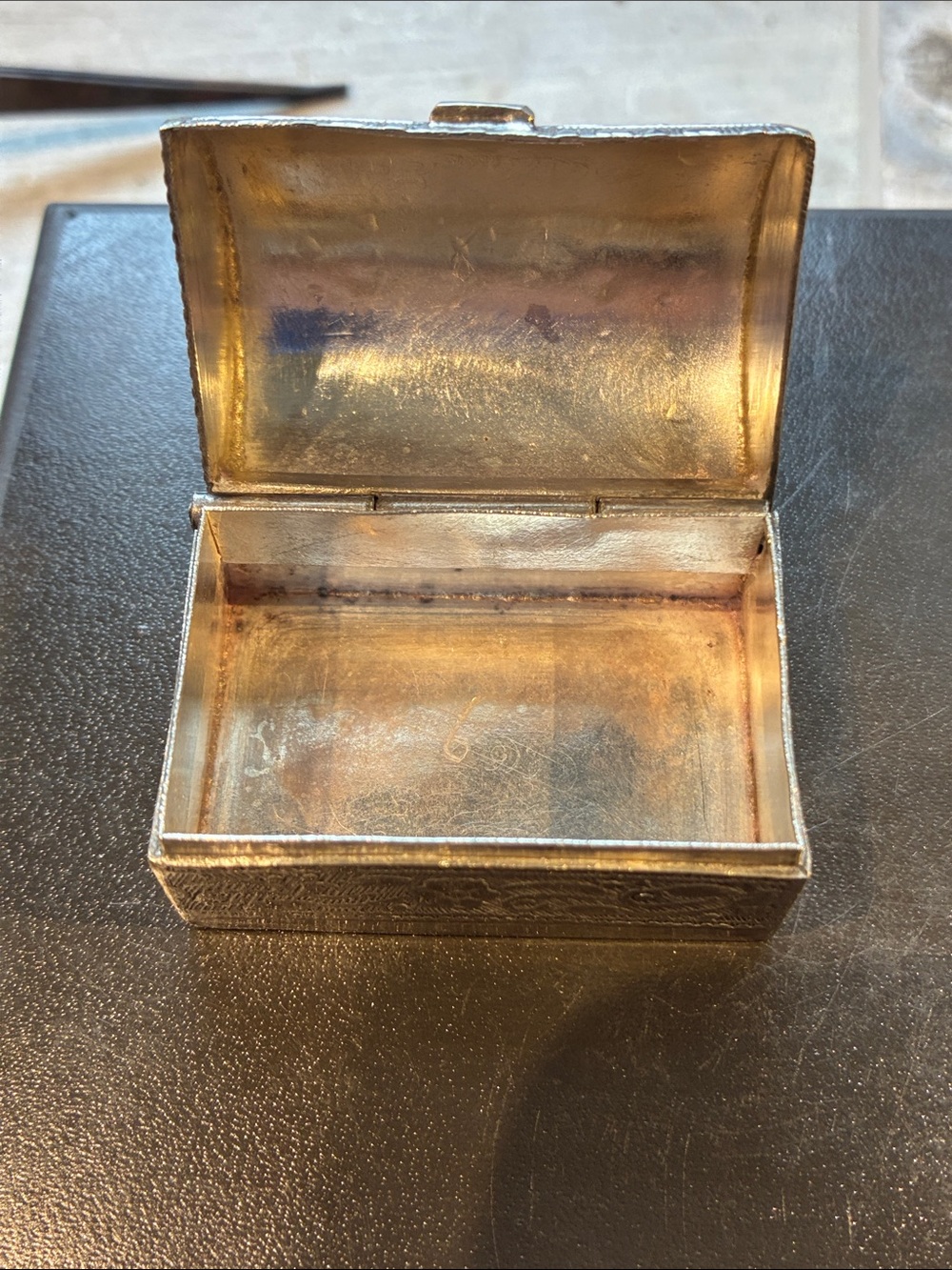 Substantial Sterling Trinket Box.
57.10 grams - Picture 2 of 4